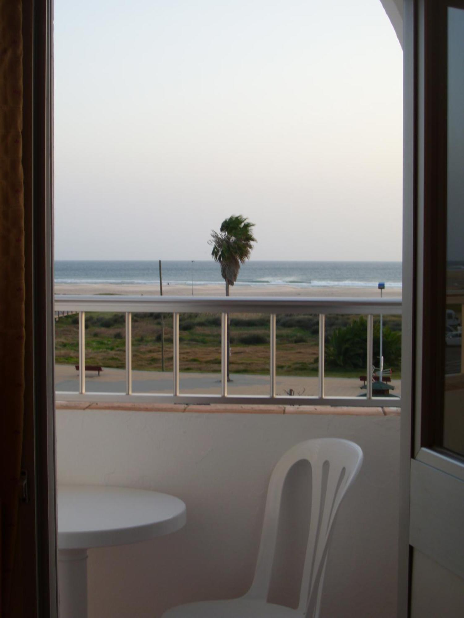 קוניל דה לה פרונטרה Hostal Sonrisa Del Mar מראה חיצוני תמונה