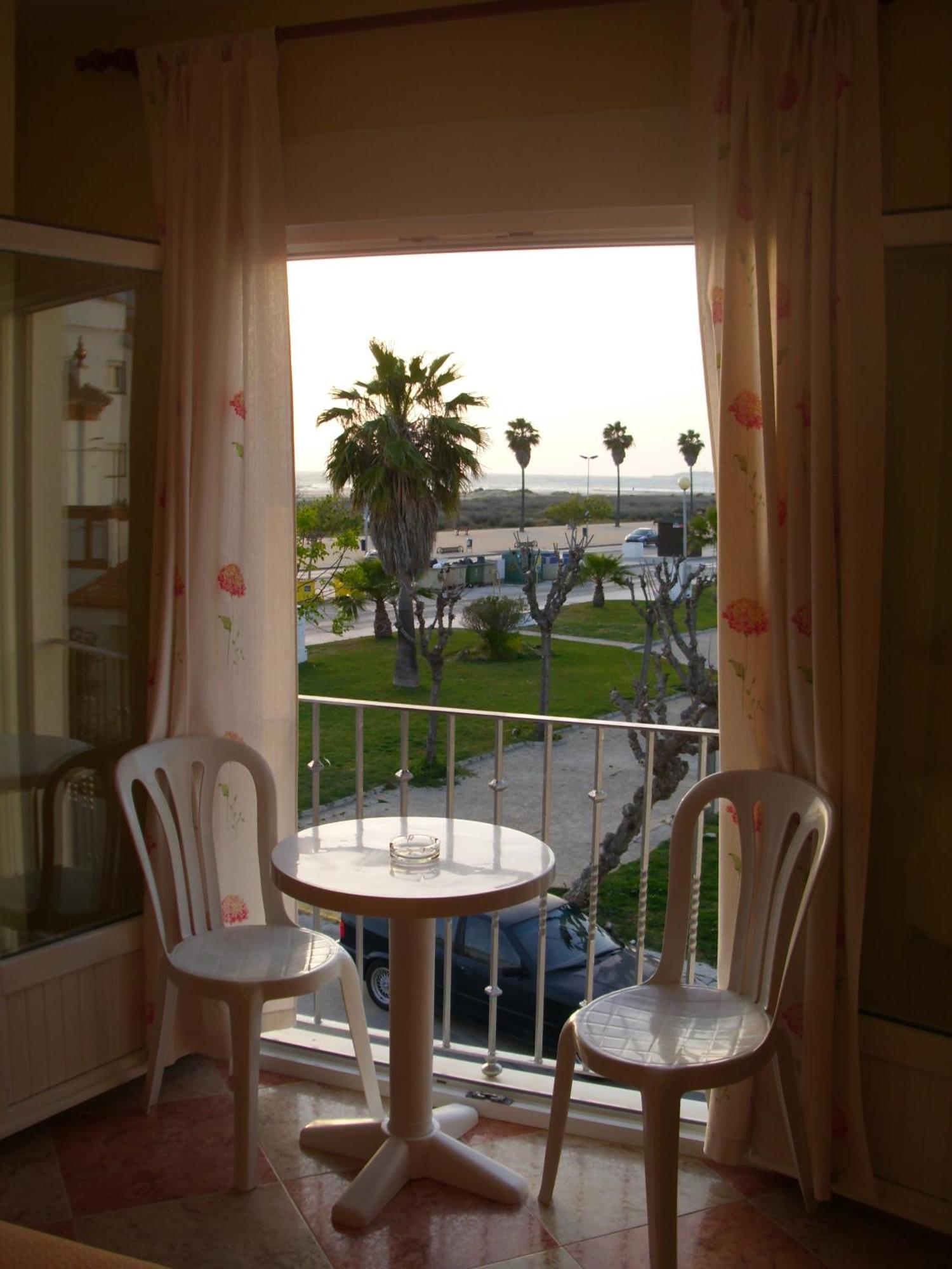 קוניל דה לה פרונטרה Hostal Sonrisa Del Mar מראה חיצוני תמונה